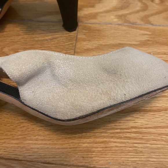 Chanel tan suede sandals - Picture 9 of 12